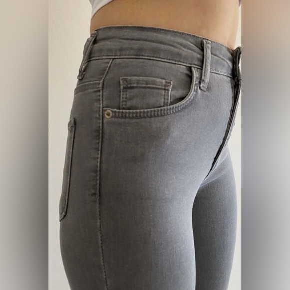 Uniqlo ultra stretch Gray Mid-rise Skinny denim Jeans women's size 25 - Picture 1 of 13